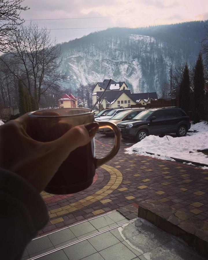 Отель Karpatska Mria Яремча Экстерьер фото