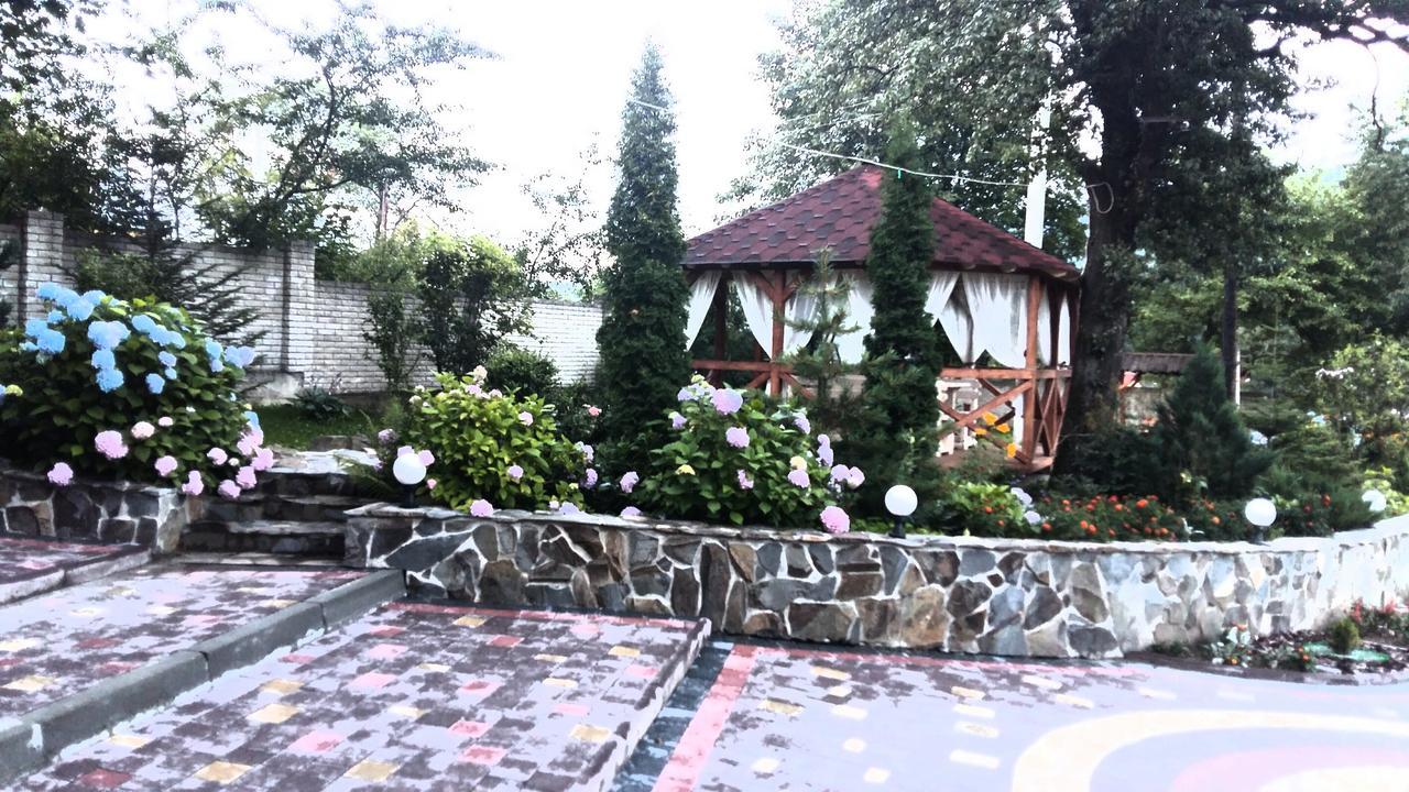 Отель Karpatska Mria Яремча Экстерьер фото